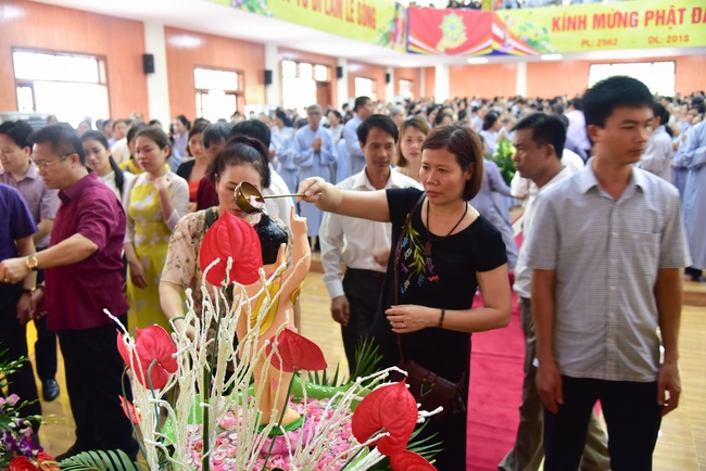 Board of directors of Vietnam’s Buddhist Sangha in Que Vo district held the Buddha's birthday ceremony at Diên Quang pagoda – Bắc Ninh