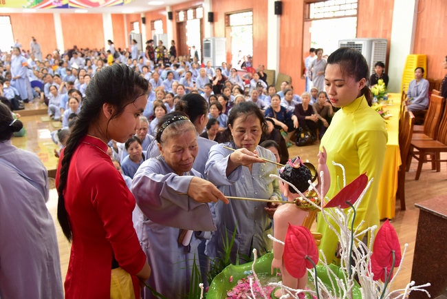 Board of directors of Vietnam’s Buddhist Sangha in Que Vo district held the Buddha's birthday ceremony at Diên Quang pagoda – Bắc Ninh