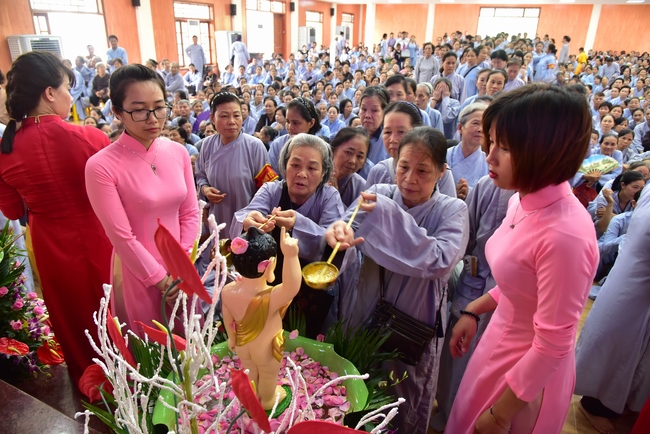 Board of directors of Vietnam’s Buddhist Sangha in Que Vo district held the Buddha's birthday ceremony at Diên Quang pagoda – Bắc Ninh