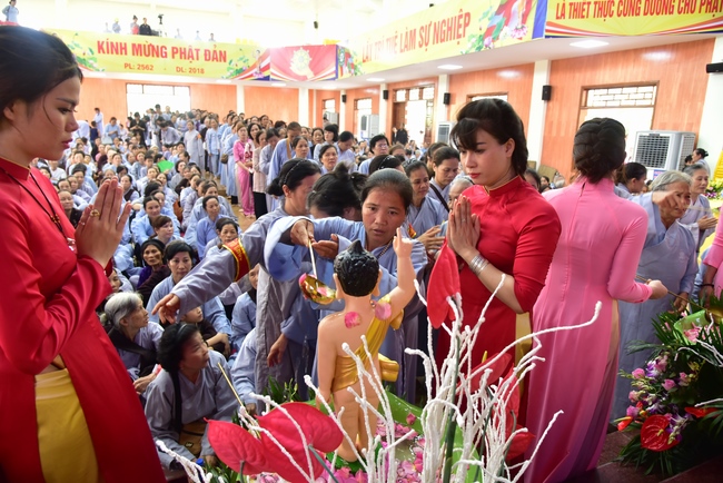 Board of directors of Vietnam’s Buddhist Sangha in Que Vo district held the Buddha's birthday ceremony at Diên Quang pagoda – Bắc Ninh