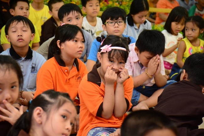 Lễ Phật đản dành cho các bé thiếu nhi