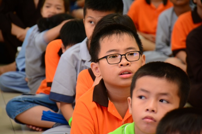 Lễ Phật đản dành cho các bé thiếu nhi