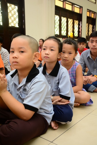 Lễ Phật đản dành cho các bé thiếu nhi