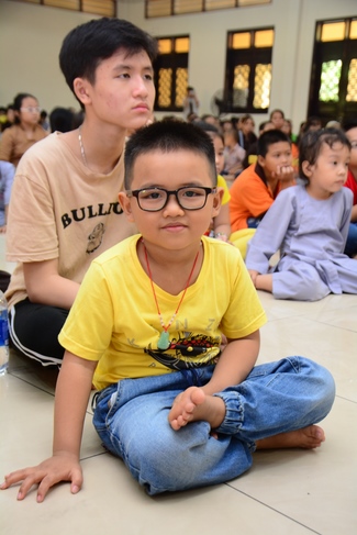 Lễ Phật đản dành cho các bé thiếu nhi