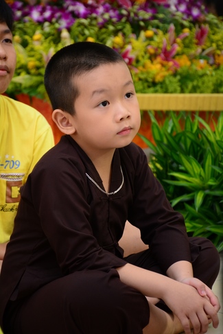 Lễ Phật đản dành cho các bé thiếu nhi