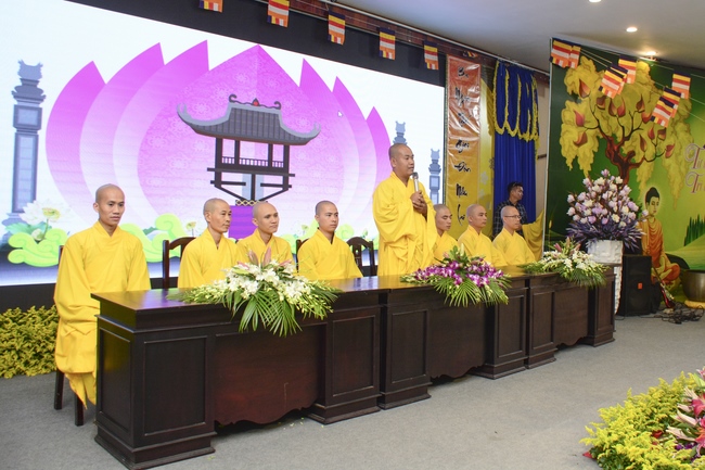 Lễ Phật đản dành cho các bé thiếu nhi