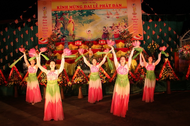 BTS GHPGVN TP. Hạ Long tổ chức Đại lễ Phật Đản PL.2562 - DL. 2018