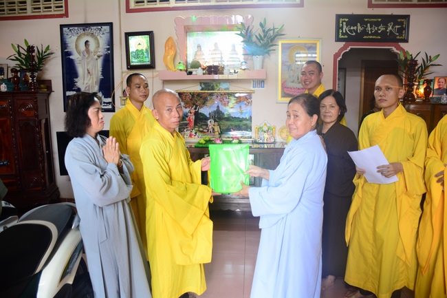 Giving Commendation Paper to those who made Lumbini Garden at Home