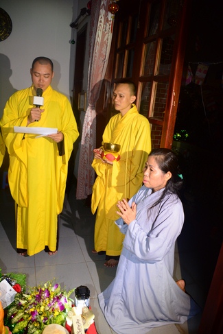 Giving Commendation Paper to those who made Lumbini Garden at Home