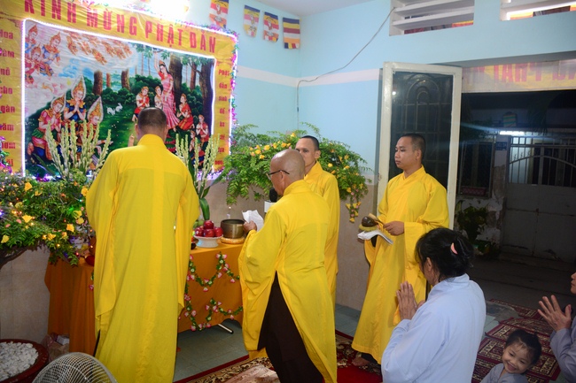 Giving Commendation Paper to those who made Lumbini Garden at Home