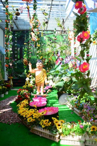 Giving Commendation Paper to those who made Lumbini Garden at Home