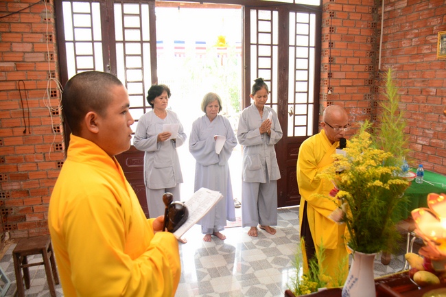 Giving Commendation Paper to those who made Lumbini Garden at Home