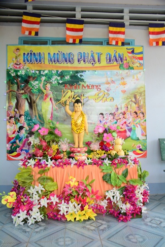 Giving Commendation Paper to those who made Lumbini Garden at Home