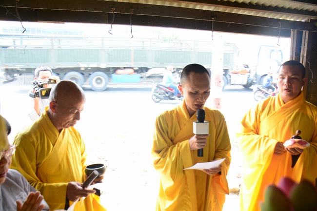 Giving Commendation Paper to those who made Lumbini Garden at Home