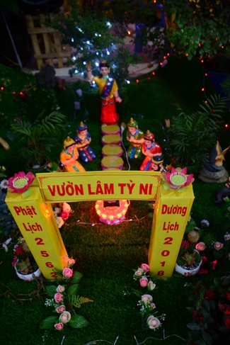 Giving Commendation Paper to those who made Lumbini Garden at Home