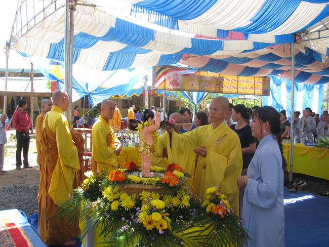 The great ceremony of the Buddha’s birthday at Dang Phap pagoda in Binh Phuoc province