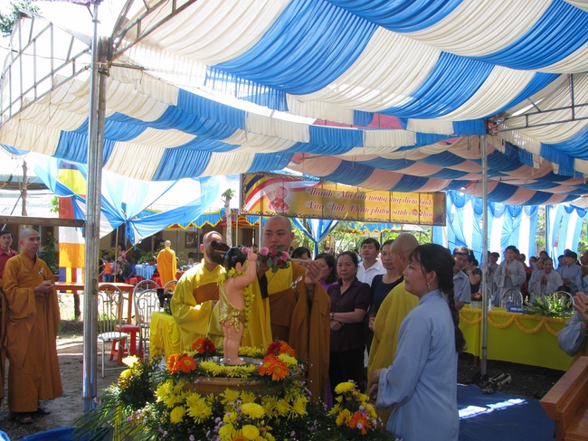 The great ceremony of the Buddha’s birthday at Dang Phap pagoda in Binh Phuoc province