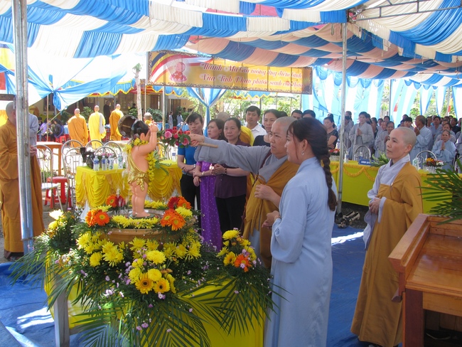 The great ceremony of the Buddha’s birthday at Dang Phap pagoda in Binh Phuoc province