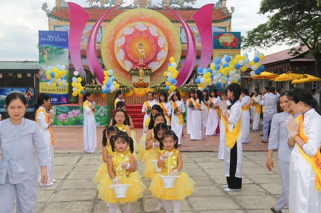 The Buddha’s birthday celebration at Dong Cao pagoda in Thanh Hoa province