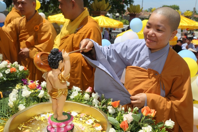 The Buddha’s birthday celebration at Dong Cao pagoda in Thanh Hoa province