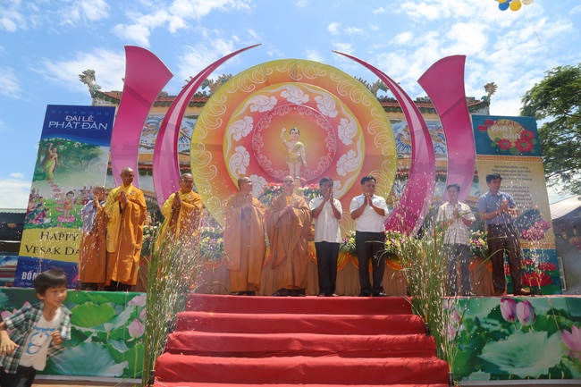 The Buddha’s birthday celebration at Dong Cao pagoda in Thanh Hoa province