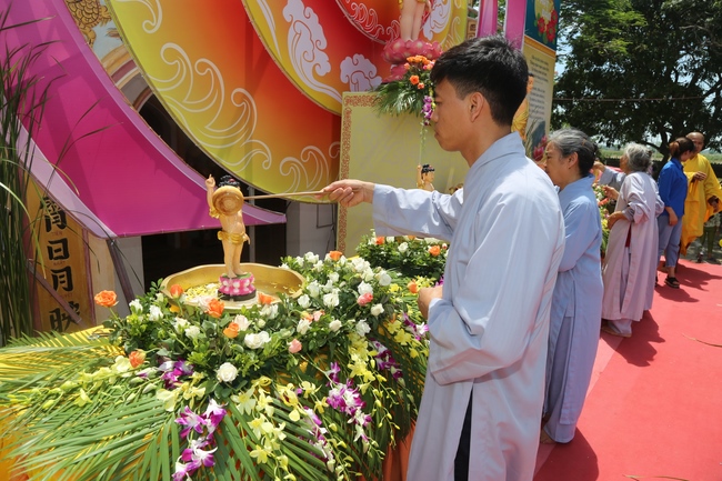 The Buddha’s birthday celebration at Dong Cao pagoda in Thanh Hoa province