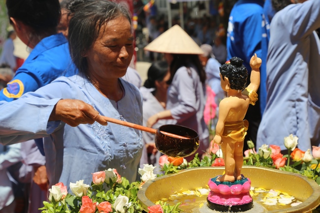 The Buddha’s birthday celebration at Dong Cao pagoda in Thanh Hoa province