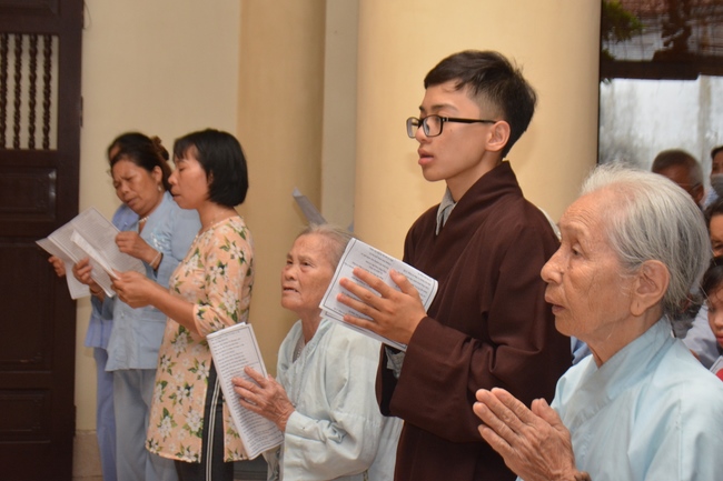 The great ceremony of the Buddha’s birthday at Tay Khanh pagoda in Thai Binh province