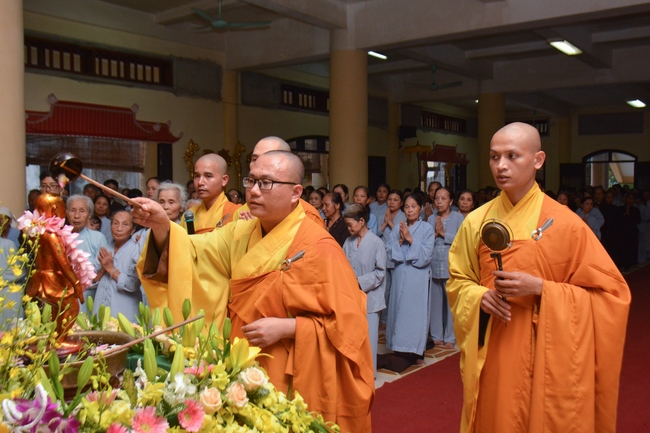 The great ceremony of the Buddha’s birthday at Tay Khanh pagoda in Thai Binh province