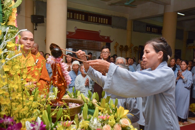 The great ceremony of the Buddha’s birthday at Tay Khanh pagoda in Thai Binh province