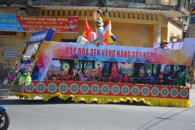 The great ceremony of the Buddha’s birthday at Tay Khanh pagoda in Thai Binh province
