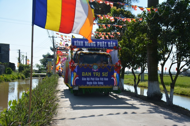 The great ceremony of the Buddha’s birthday at Tay Khanh pagoda in Thai Binh province