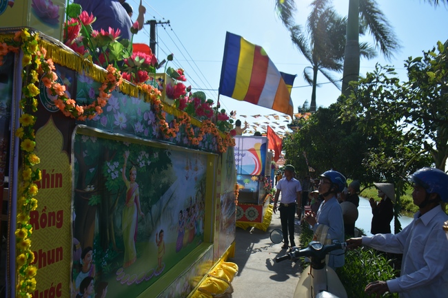 The great ceremony of the Buddha’s birthday at Tay Khanh pagoda in Thai Binh province