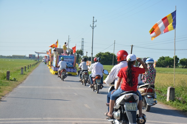 The great ceremony of the Buddha’s birthday at Tay Khanh pagoda in Thai Binh province