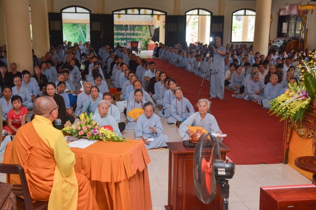 The great ceremony of the Buddha’s birthday at Tay Khanh pagoda in Thai Binh province