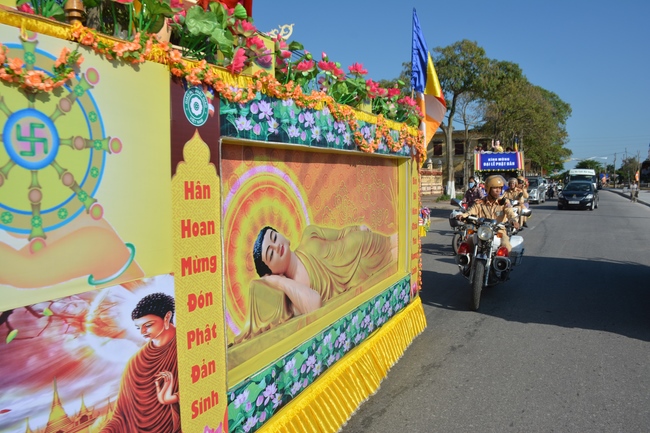 The great ceremony of the Buddha’s birthday at Tay Khanh pagoda in Thai Binh province