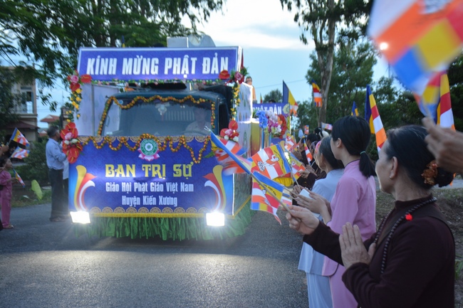 The great ceremony of the Buddha’s birthday at Tay Khanh pagoda in Thai Binh province