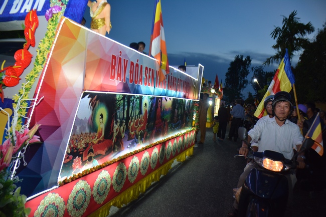 The great ceremony of the Buddha’s birthday at Tay Khanh pagoda in Thai Binh province