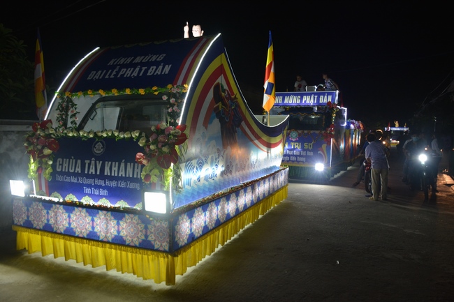 The great ceremony of the Buddha’s birthday at Tay Khanh pagoda in Thai Binh province