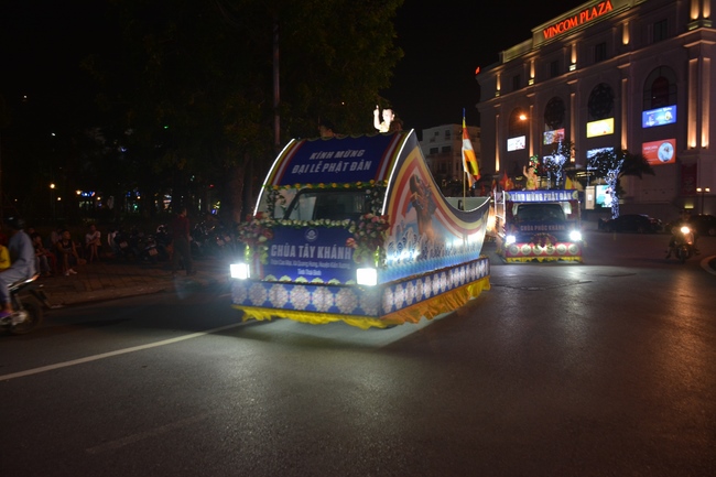 The great ceremony of the Buddha’s birthday at Tay Khanh pagoda in Thai Binh province