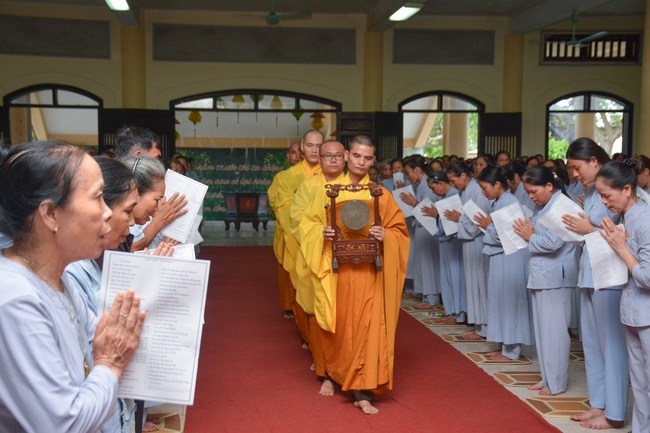 The great ceremony of the Buddha’s birthday at Tay Khanh pagoda in Thai Binh province