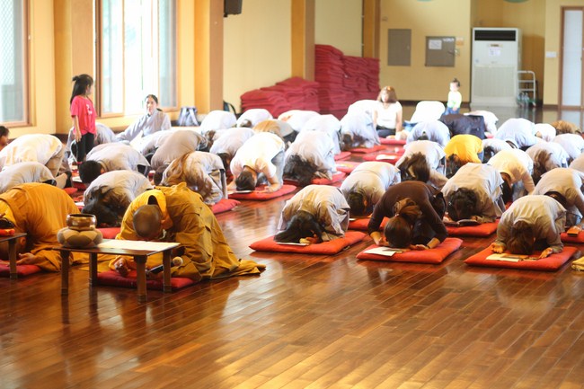 Lễ Tắm Phật tại chùa Cham Jeoun Uri - Hàn Quốc