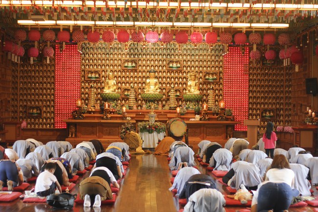 Lễ Tắm Phật tại chùa Cham Jeoun Uri - Hàn Quốc