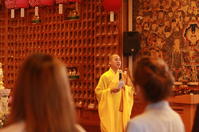 Lễ Tắm Phật tại chùa Cham Jeoun Uri - Hàn Quốc