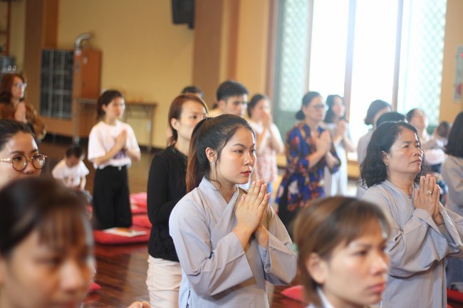 Lễ Tắm Phật tại chùa Cham Jeoun Uri - Hàn Quốc