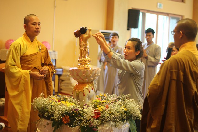 Lễ Tắm Phật tại chùa Cham Jeoun Uri - Hàn Quốc