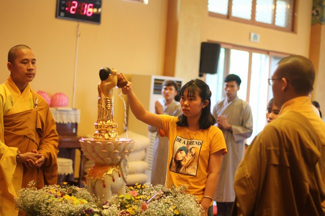 Lễ Tắm Phật tại chùa Cham Jeoun Uri - Hàn Quốc