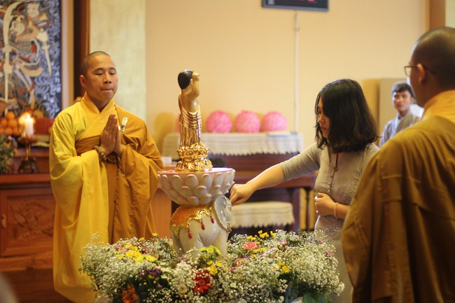 Lễ Tắm Phật tại chùa Cham Jeoun Uri - Hàn Quốc