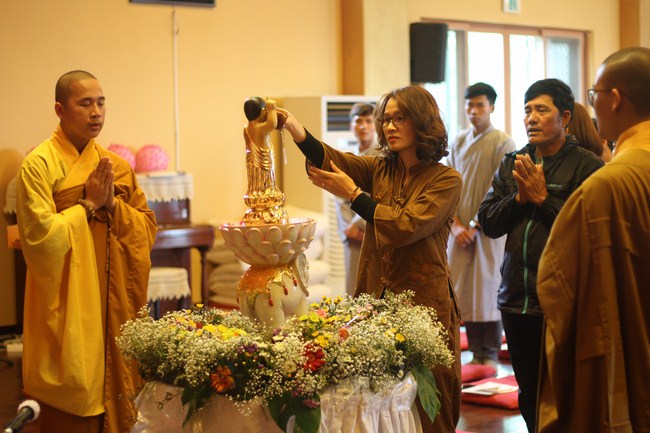 Lễ Tắm Phật tại chùa Cham Jeoun Uri - Hàn Quốc