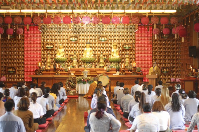 Lễ Tắm Phật tại chùa Cham Jeoun Uri - Hàn Quốc